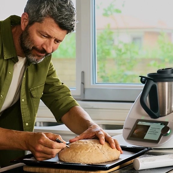 Vorwerk Thermomix TM7 — Robot Cuiseur Multifonction Nouvelle Génération · Écran 10"