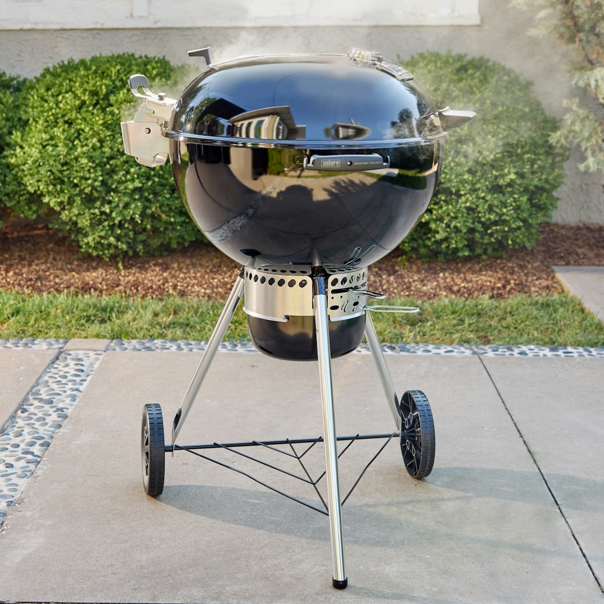 Weber Master-Touch GBS Premium E-5770 — Barbecue Charbon Ø 57 cm Couvercle Articulé